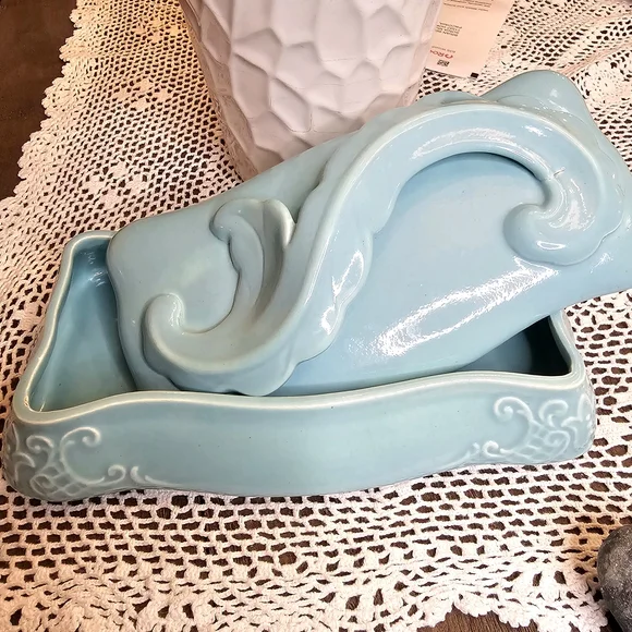 Camark USA Art Pottery trinket box with lid Ornate scroll in turquoise